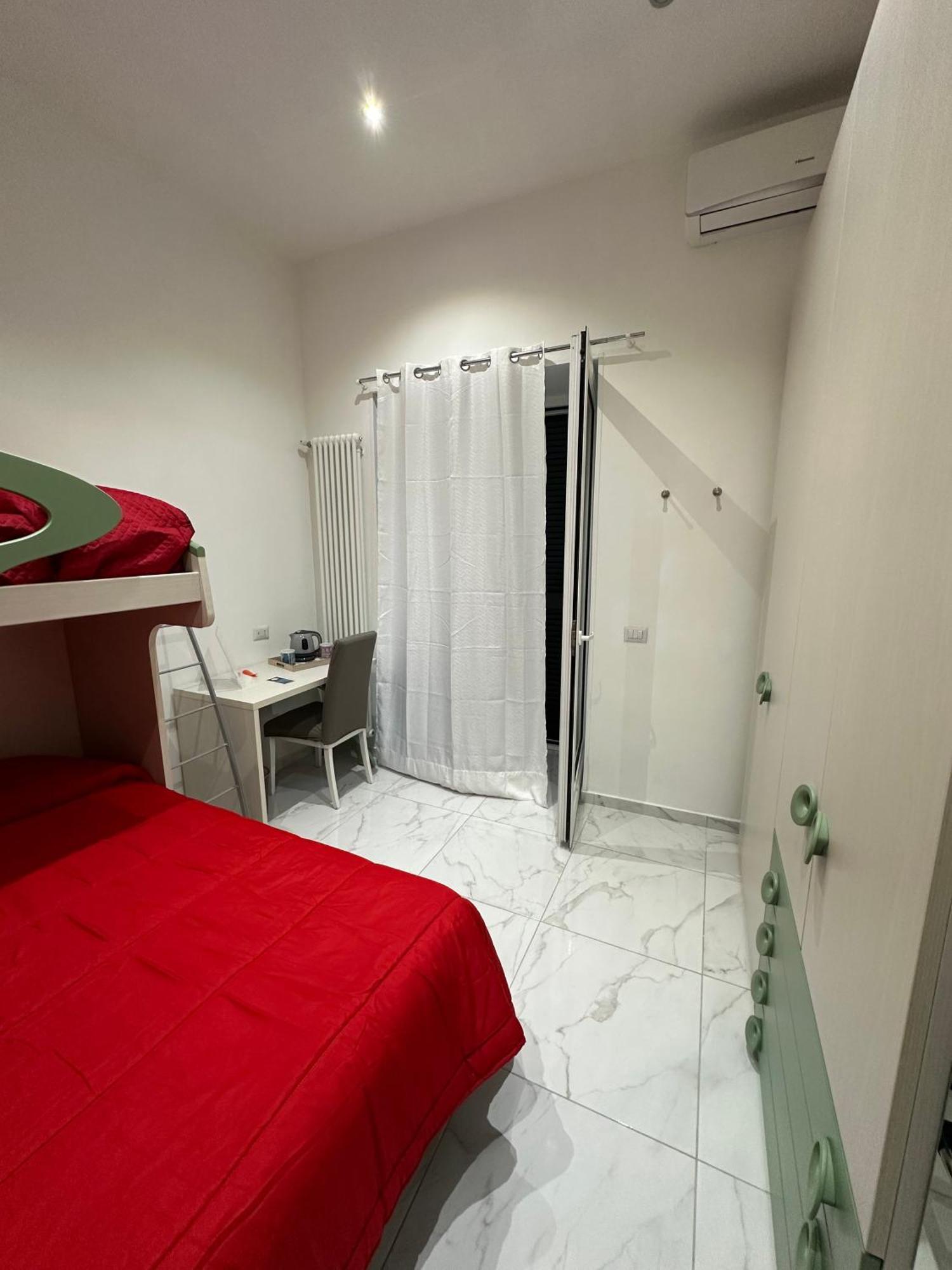 Santa Chiara Garden View B&B Наполи Екстериор снимка