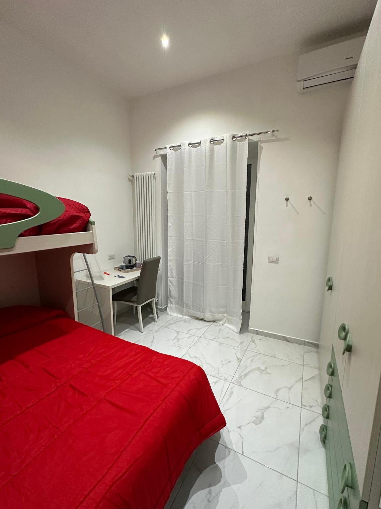 Santa Chiara Garden View B&B Наполи Екстериор снимка